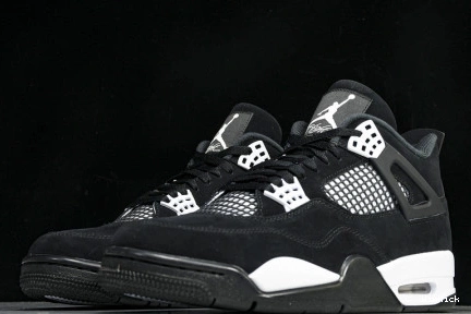 AIR 'WHITE JORDAN RETRO THUNDER' FQ8138-001 4 1023